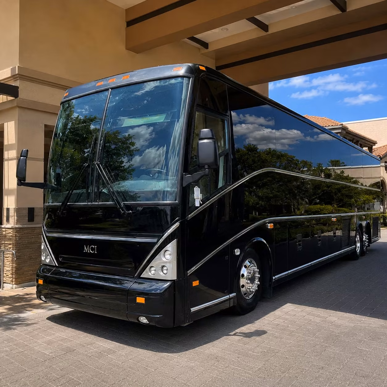 convention and trade show shuttle bus rentals in santa rosa