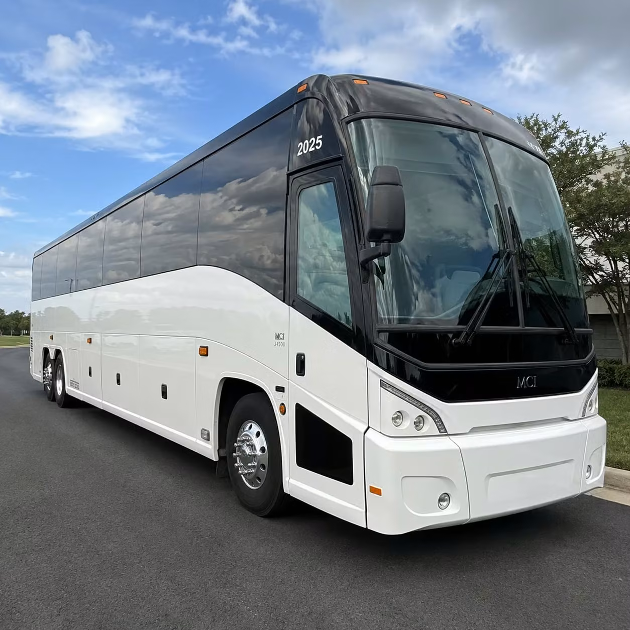 santa rosa employee shuttle services for daily commuters and corporate campuses