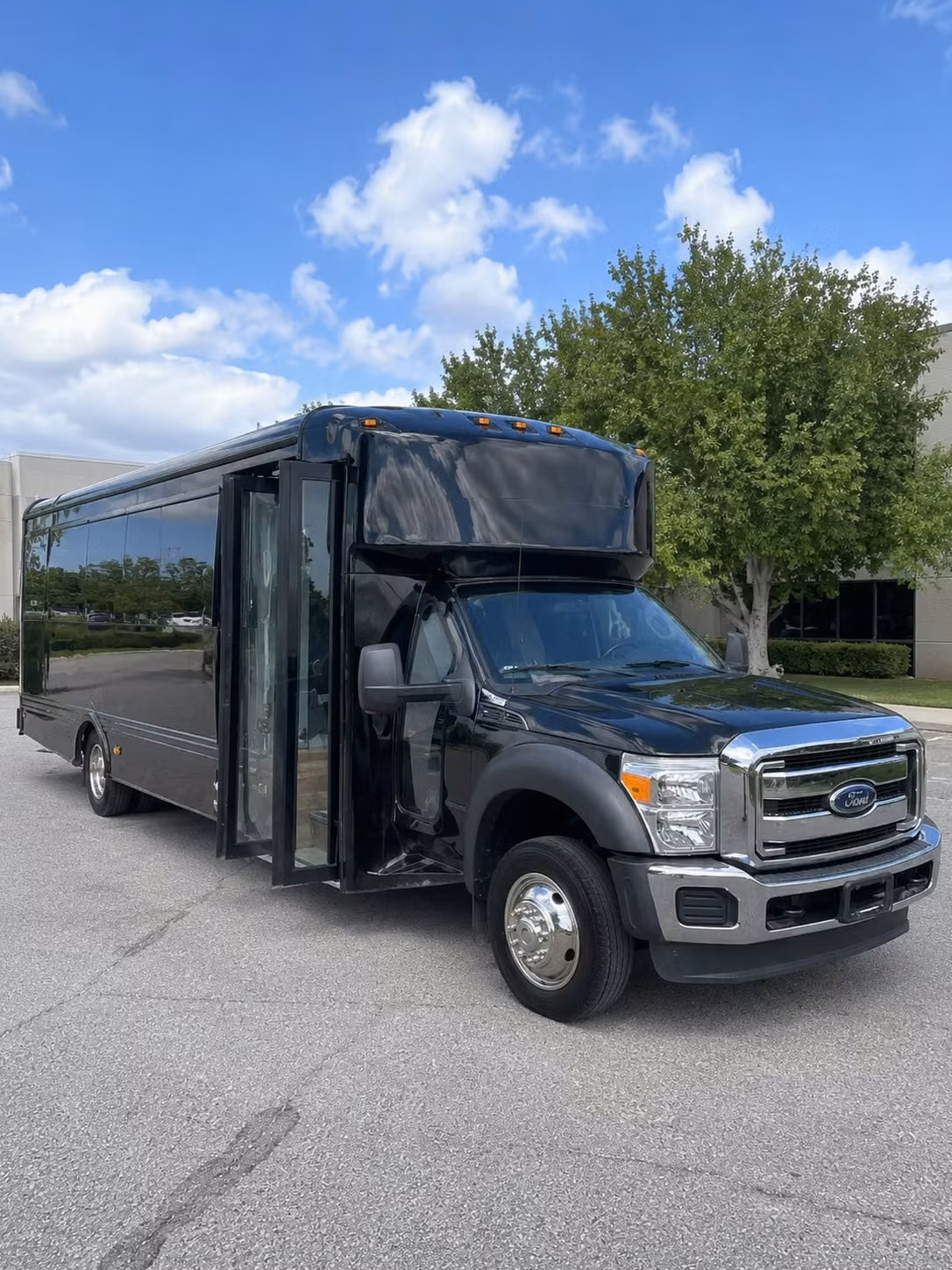 santa rosa party buses for prom night groups who want to arrive in style